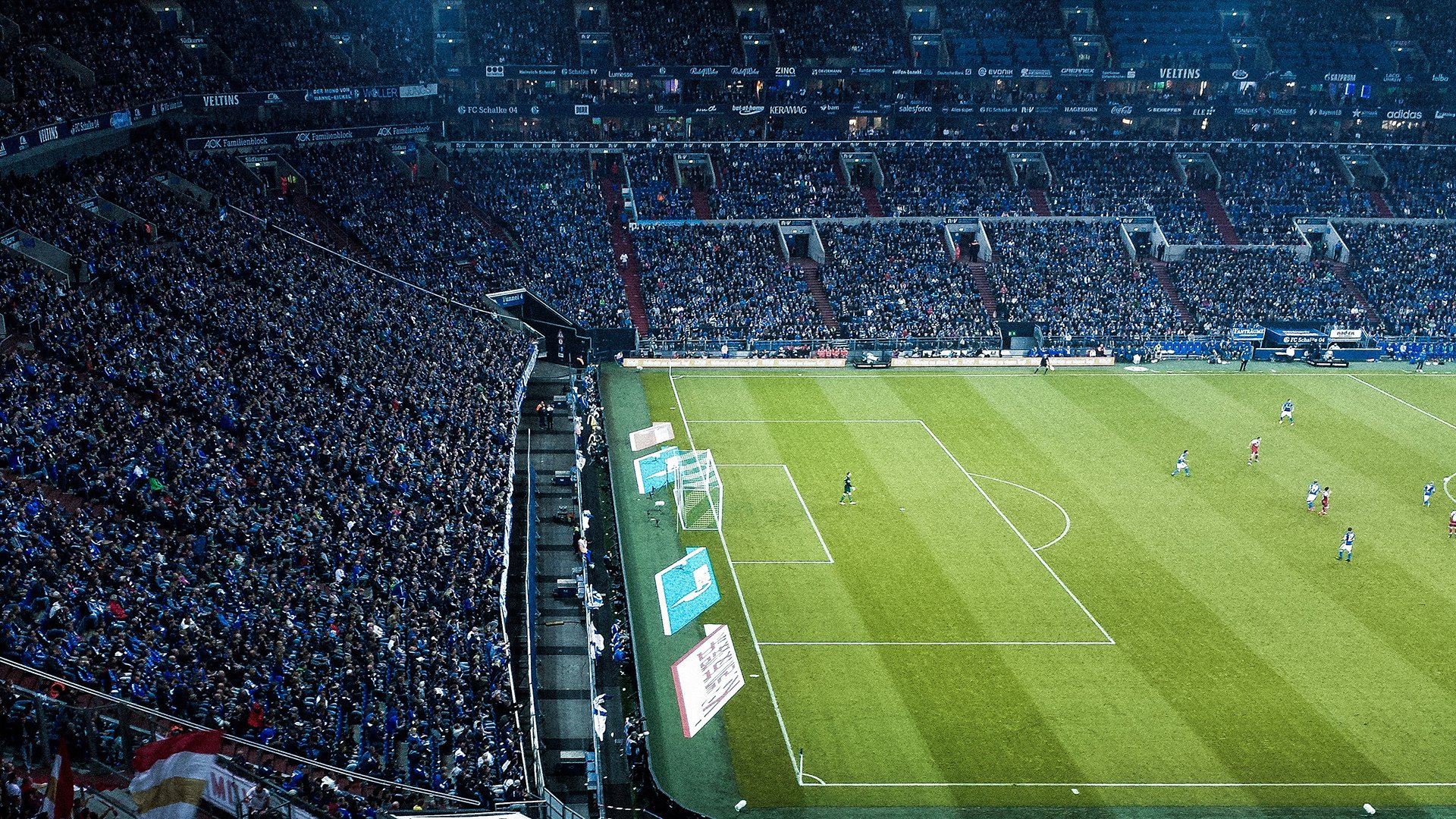 爱游戏APP-哈兰德连续7场破门，英超新纪录继续刷新，哈兰德能否超越c罗